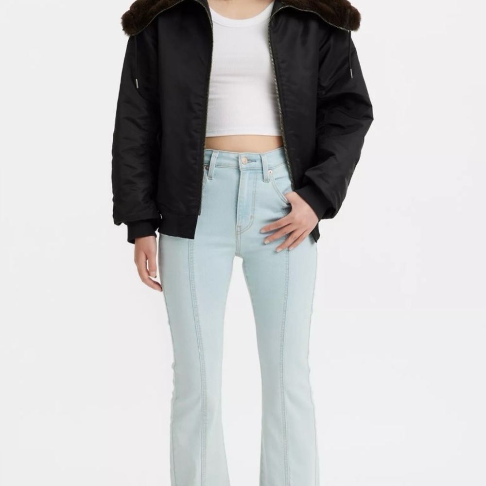 Light Wash High-Rise Flared Women's Jeans